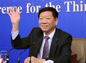 尹蔚民回應(yīng)熱點(diǎn)：就業(yè)、養(yǎng)老、延遲退休