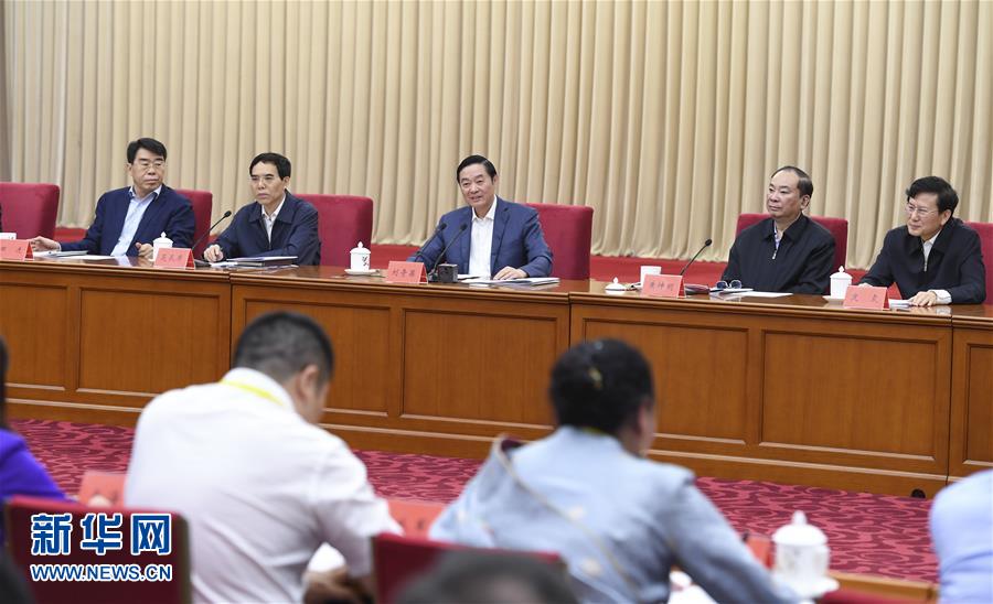 5月18日，中共中央政治局委員、中央書記處書記、中宣部部長劉奇葆在北京出席紀(jì)念新華書店成立80周年座談會并講話。 新華社記者 張領(lǐng) 攝