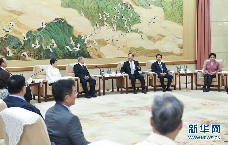 11月7日，全國政協(xié)主席俞正聲在北京會見饒穎奇率領的臺灣民意代表交流參訪團。新華社記者張領攝