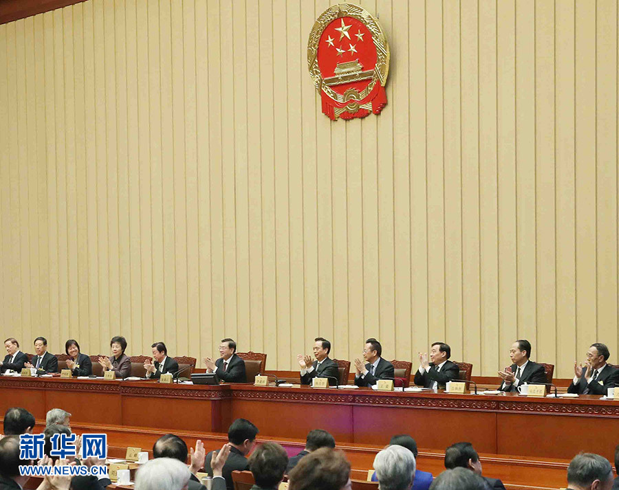 2月24日，全國人大常委會委員長張德江在北京主持十二屆全國人大常委會第三十三次會議閉幕會。在會議完成各項表決事項后，張德江發(fā)表講話。新華社記者 劉衛(wèi)兵 攝