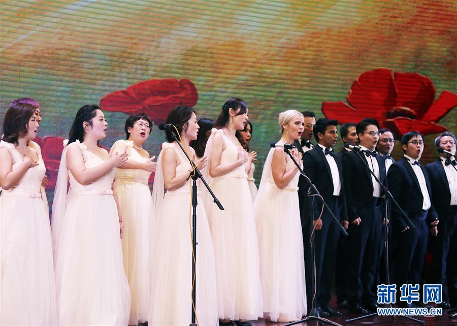 （在習(xí)近平新時(shí)代中國(guó)特色社會(huì)主義思想指引下——新時(shí)代新作為新篇章·總書(shū)記關(guān)切開(kāi)放事·圖文互動(dòng)）（5）開(kāi)放的中國(guó)，夢(mèng)想的模樣——洋學(xué)生在中國(guó)的日子
