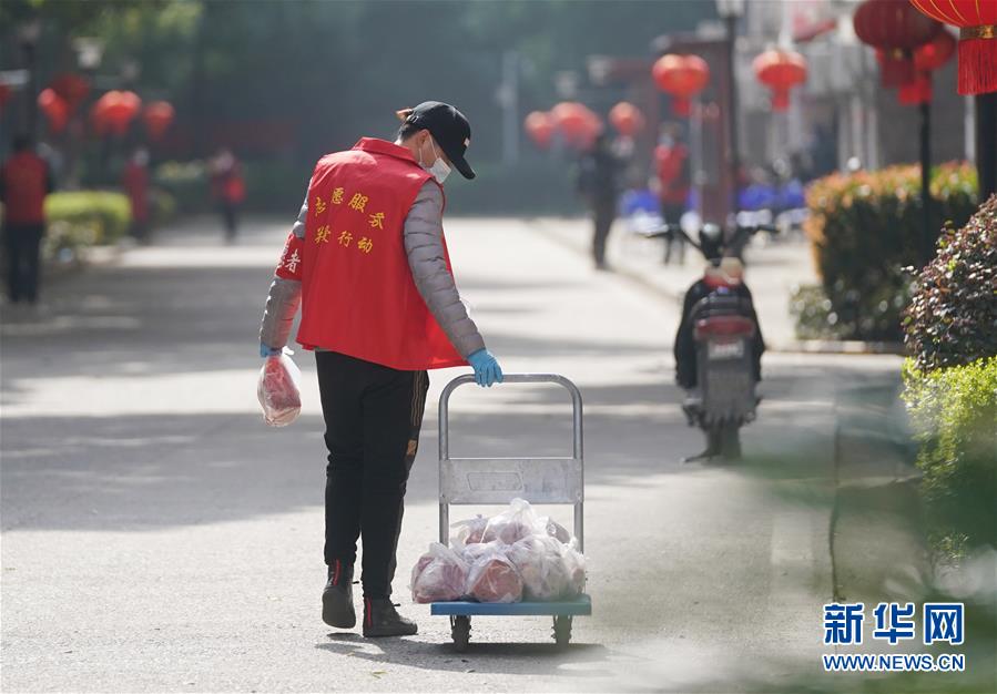 （新華全媒頭條·圖文互動）（11）一鼓作氣，不勝不休！——寫在疫情防控阻擊戰(zhàn)的關鍵時刻