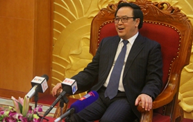 專訪：愿中國(guó)人民在中共領(lǐng)導(dǎo)下取得更多成就——訪越共中央委員、中央對(duì)外部部長(zhǎng)黃平君