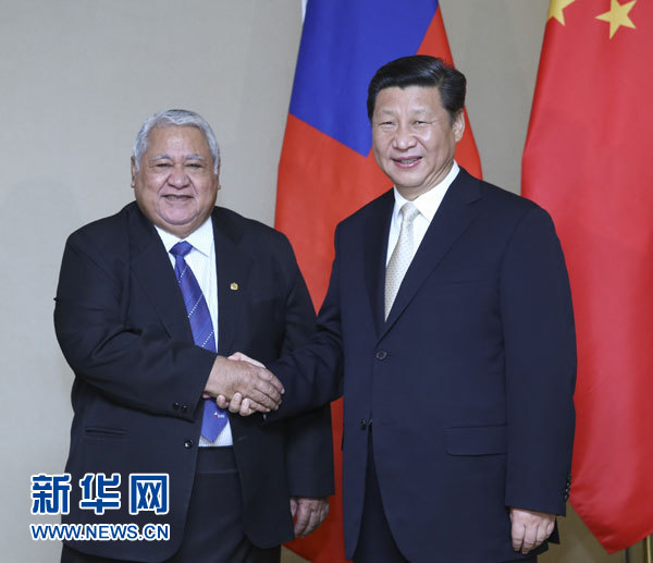 11月22日，中國國家主席習近平在斐濟楠迪會見薩摩亞總理圖伊拉埃帕。 新華社記者姚大偉攝