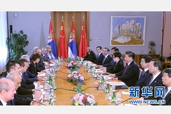6月18日，國家主席習(xí)近平在貝爾格萊德同塞爾維亞總統(tǒng)尼科利奇舉行會談。 新華社記者 馬占成 攝